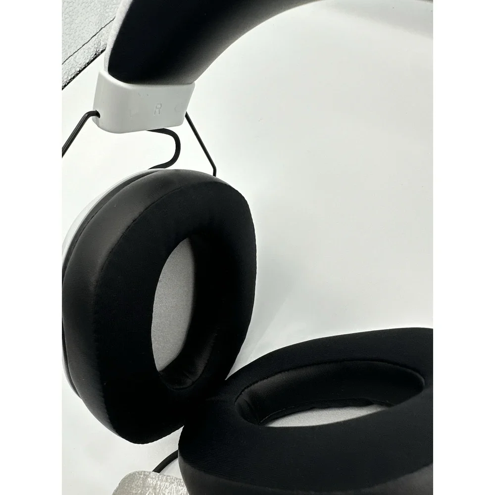 RAZER BLACKSHARK V2 X WHITE Edition Wired Gaming Headset New In Box
